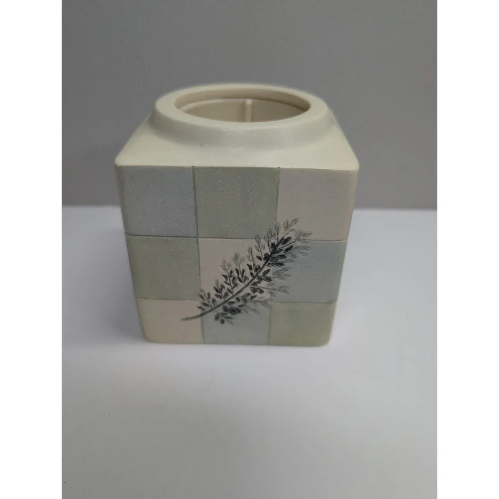 Vintage Croscill Rainer Resin Bathroom Cup Holder